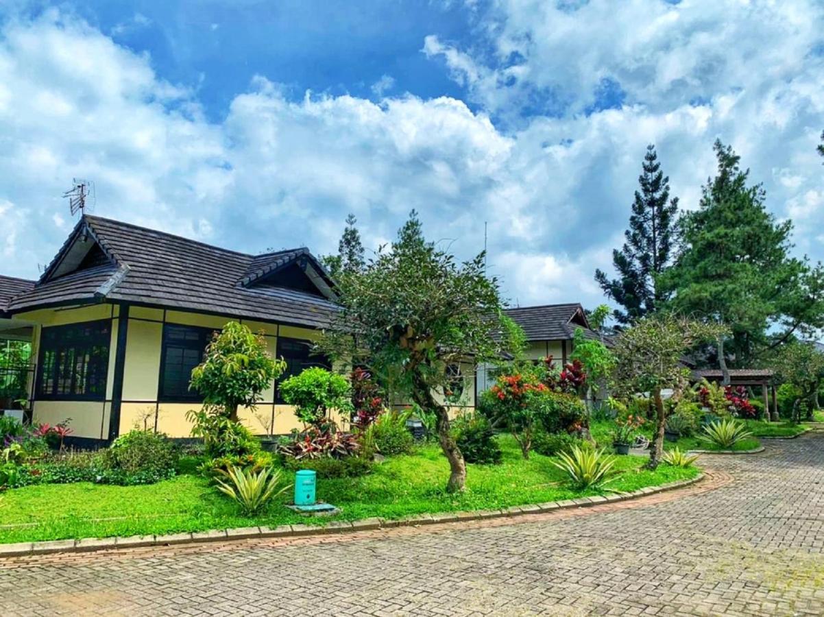 Designer Villa Osaka Puncak Luaran gambar