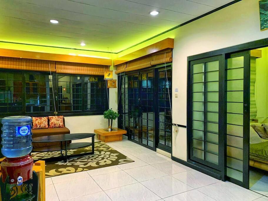 Designer Villa Osaka Puncak Luaran gambar