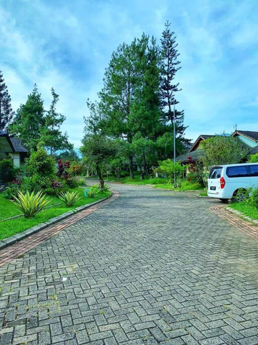 Designer Villa Osaka Puncak Luaran gambar