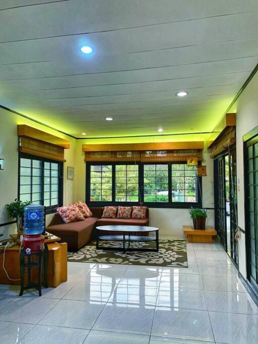 Designer Villa Osaka Puncak Luaran gambar