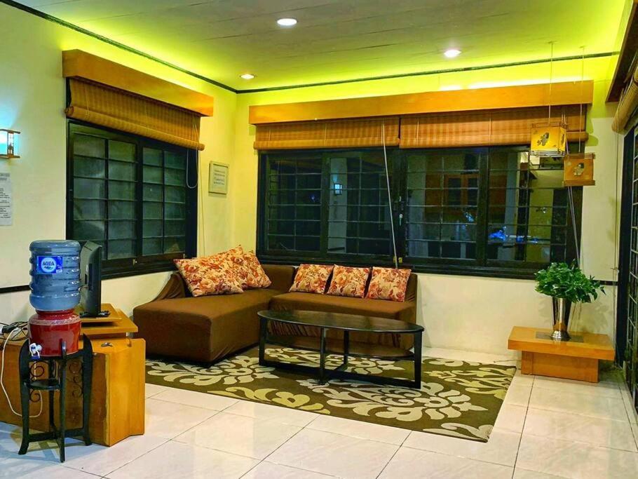 Designer Villa Osaka Puncak Luaran gambar