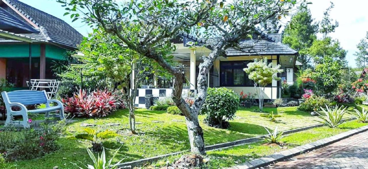 Designer Villa Osaka Puncak Luaran gambar